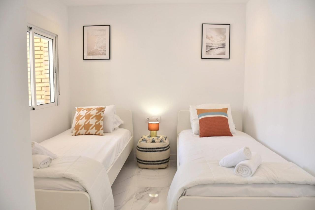 شقة Myflats Deluxe Seafront آريناليس ديل سول المظهر الخارجي الصورة