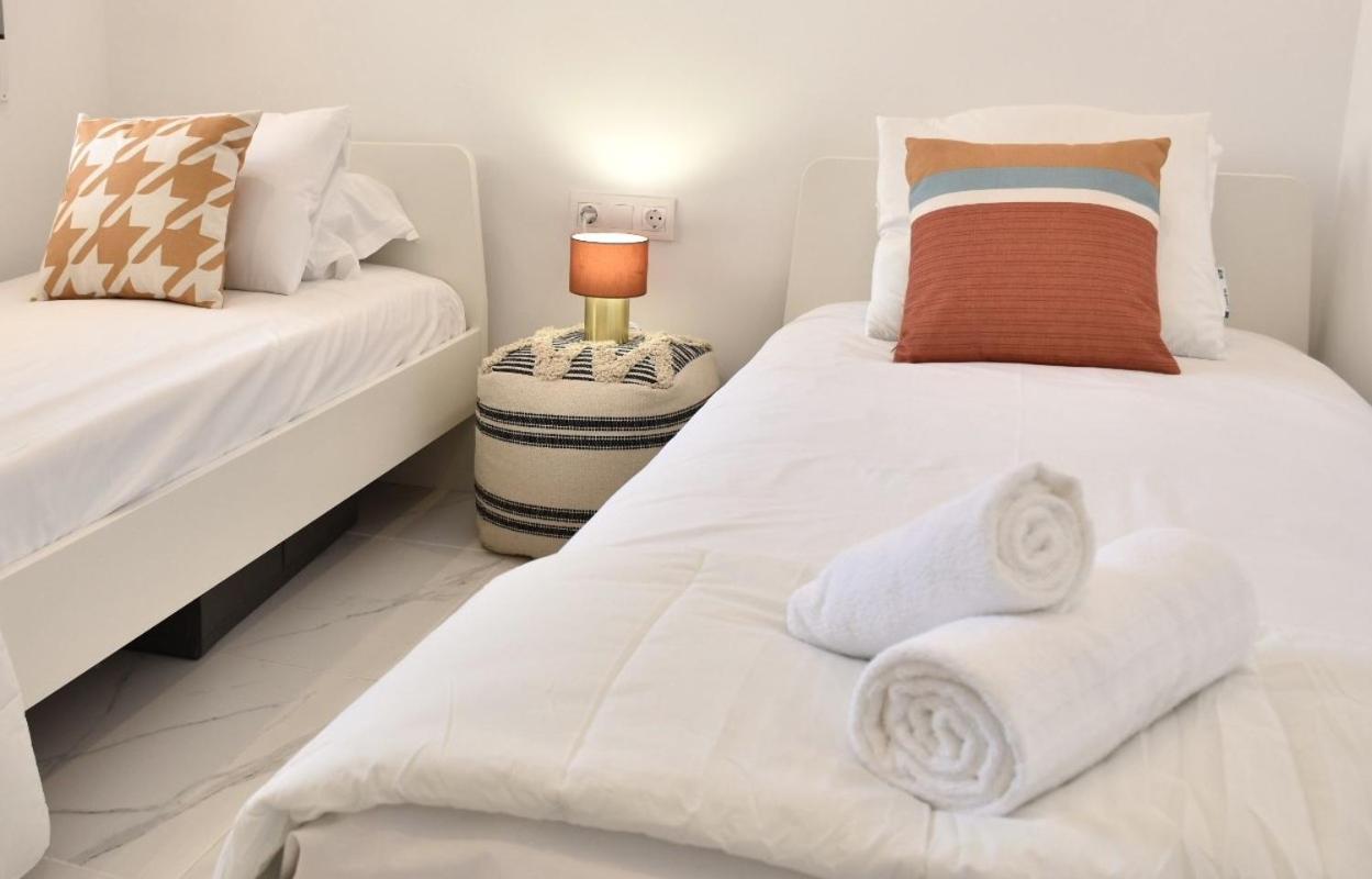شقة Myflats Deluxe Seafront آريناليس ديل سول المظهر الخارجي الصورة